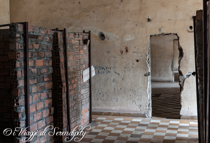 Tuol Sleng Museum Scuola Prigione celle