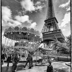 Parigi La giostra e la Tour Eiffel