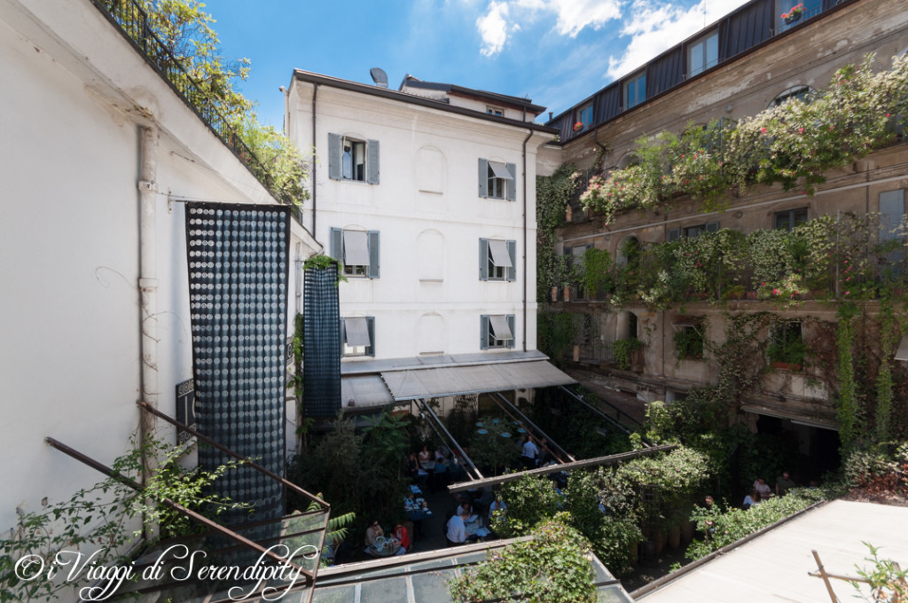 Galleria Carla Sozzani Milano cortile interno