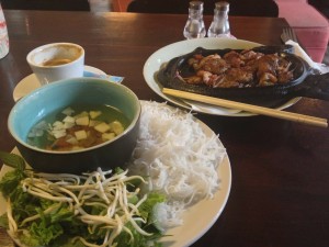 tipico pasto vietnamita 