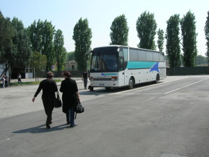 Pullman in partenza Viaggio delle Badanti Trento Padova Moldavia