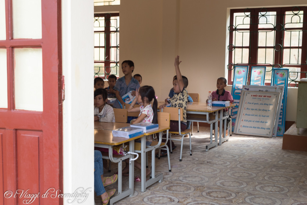 Primo giorno di scuola nel villaggio di Bieng 