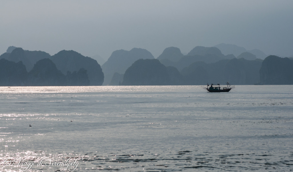 Ha Long bay tramonto