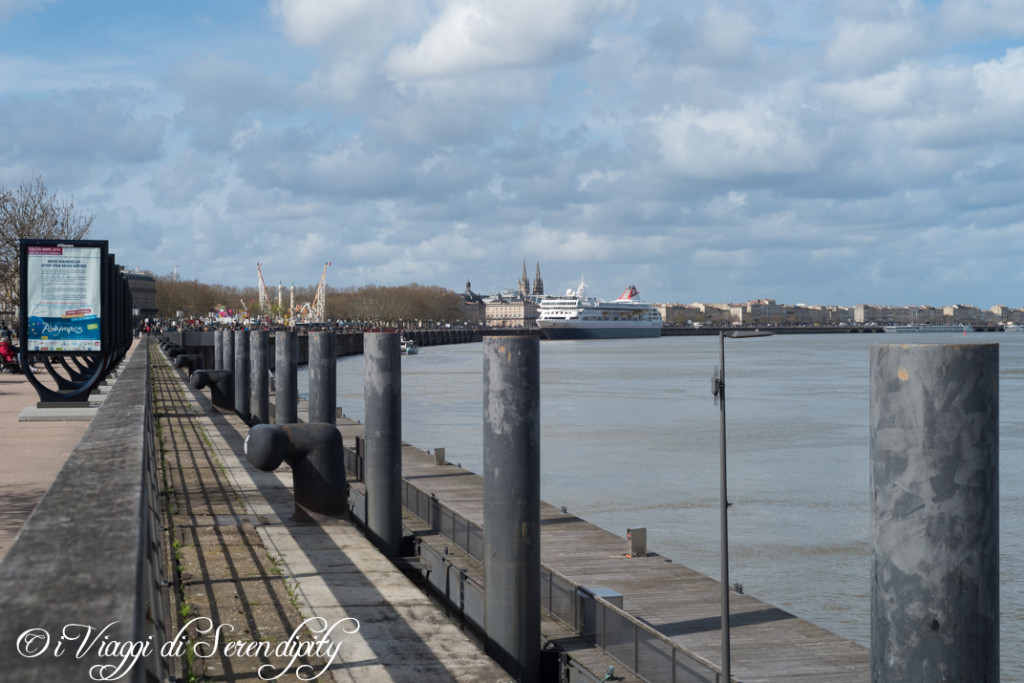 Garonna Bordeaux paesaggio